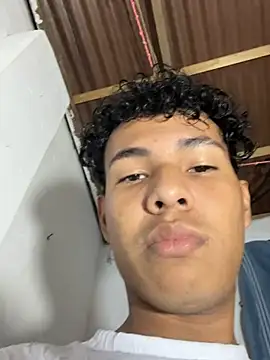 Snapshot of Lian_tonnerz chatting on February 23, 2:09 am Lian tonnerz online show from February 23, 2:09 am