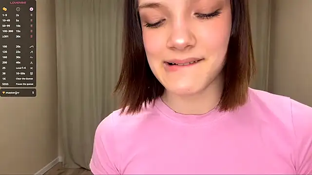 Snapshot of Carolini_i chatting on March 26, 5:51 pm Carolini i online show from March 26, 5:51 pm