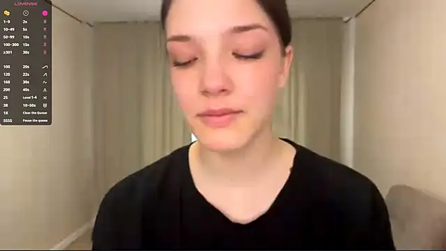 Snapshot of Carolini_i chatting on March 27, 10:59 am Carolini i online show from March 27, 10:59 am