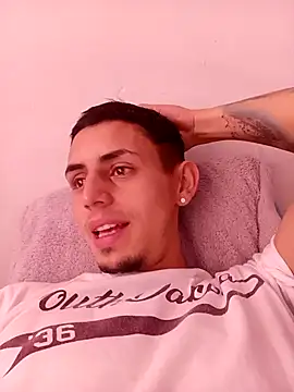 Snapshot of Cristianramos199 chatting on February 28, 4:19 pm Cristianramos199 online show from February 28, 4:19 pm