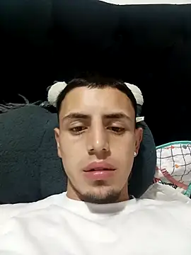 Snapshot of Cristianramos199 chatting on March 10, 1:10 am Cristianramos199 online show from March 10, 1:10 am