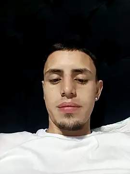 Snapshot of Cristianramos199 chatting on March 12, 11:55 pm Cristianramos199 online show from March 12, 11:55 pm