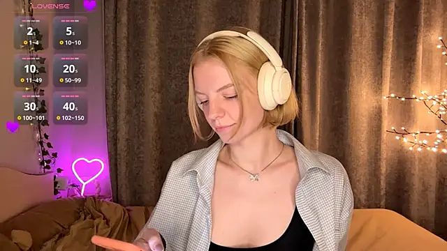 Snapshot of Marry_Sornatiko chatting on May 31, 6:09 pm Marry Sornatiko online show from May 31, 6:09 pm