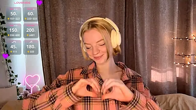 Snapshot of Marry_Sornatiko chatting on June 1, 2:52 pm Marry Sornatiko online show from June 1, 2:52 pm