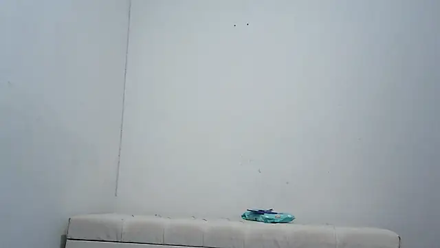 Snapshot of Couplesweethot chatting on April 10, 11:31 pm Couplesweethot online show from April 10, 11:31 pm