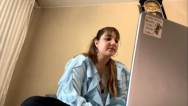 Snapshot of JanineThielman chatting on June 17, 1:01 pm JanineThielman online show from June 17, 1:01 pm