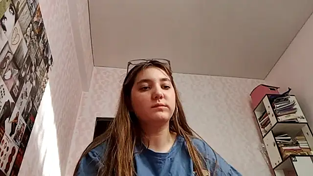 Snapshot of JanineThielman chatting on June 19, 12:09 pm JanineThielman online show from June 19, 12:09 pm