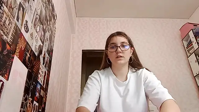 Snapshot of JanineThielman chatting on July 5, 10:22 am JanineThielman online show from July 5, 10:22 am