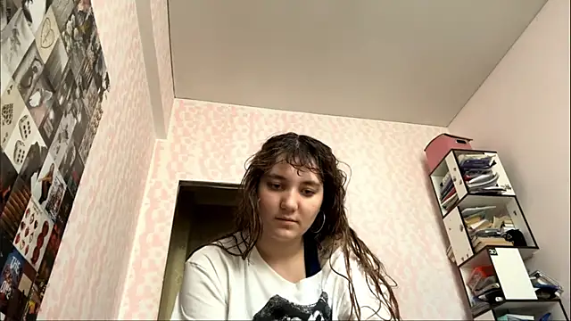 Snapshot of JanineThielman chatting on July 17, 10:22 am JanineThielman online show from July 17, 10:22 am