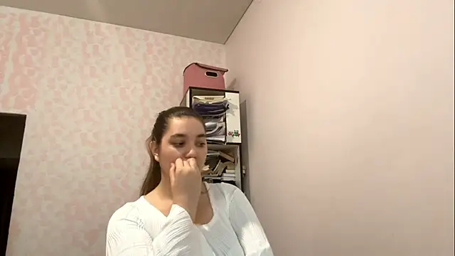Snapshot of JanineThielman chatting on July 19, 6:17 am JanineThielman online show from July 19, 6:17 am