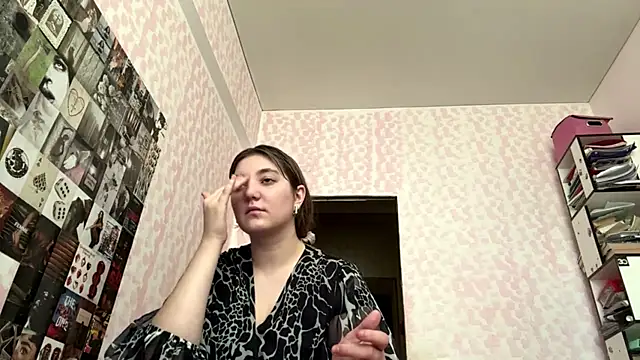 Snapshot of JanineThielman chatting on August 1, 6:34 am JanineThielman online show from August 1, 6:34 am
