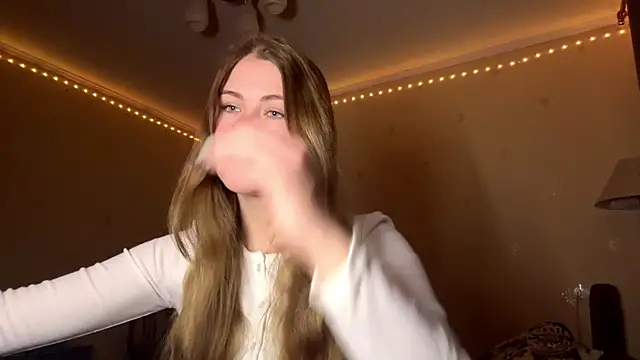 Snapshot of Amy_Maev chatting on March 12, 3:01 am Amy Maev online show from March 12, 3:01 am