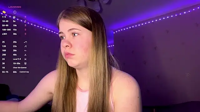 Snapshot of Amy_Maev chatting on March 23, 3:21 am Amy Maev online show from March 23, 3:21 am