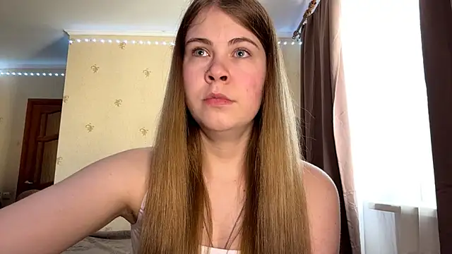 Snapshot of Amy_Maev chatting on April 12, 6:18 am Amy Maev online show from April 12, 6:18 am