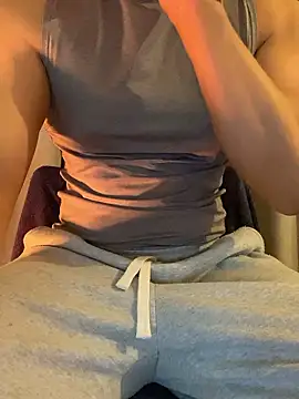 Snapshot of kenjisexy3 chatting on February 23, 1:19 pm kenjisexy3 online show from February 23, 1:19 pm