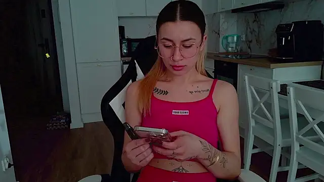 Snapshot of RealLoveX chatting on March 18, 3:04 pm RealLoveX online show from March 18, 3:04 pm