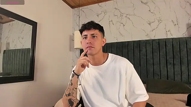 Snapshot of kamal_wolff chatting on March 24, 11:59 am kamal wolff online show from March 24, 11:59 am