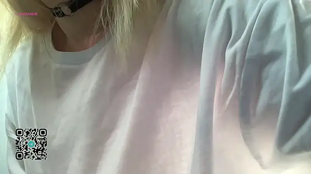 Snapshot of minnie_joy chatting on March 23, 12:31 pm minnie joy online show from March 23, 12:31 pm