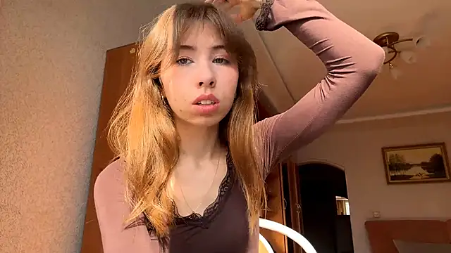 Snapshot of SerenaHawthorne chatting on March 11, 6:52 am SerenaHawthorne online show from March 11, 6:52 am