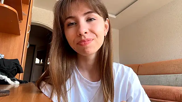 Snapshot of SerenaHawthorne chatting on March 25, 10:54 am SerenaHawthorne online show from March 25, 10:54 am