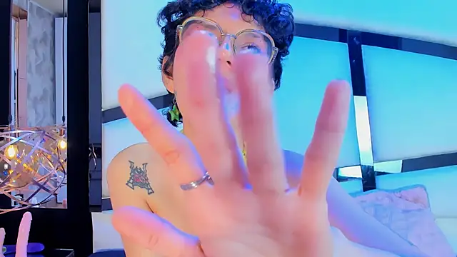 Snapshot of Calioperoux chatting on March 5, 10:28 pm Calioperoux online show from March 5, 10:28 pm