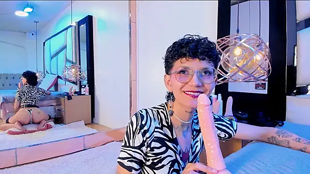 Snapshot of Calioperoux chatting on March 6, 9:00 pm Calioperoux online show from March 6, 9:00 pm