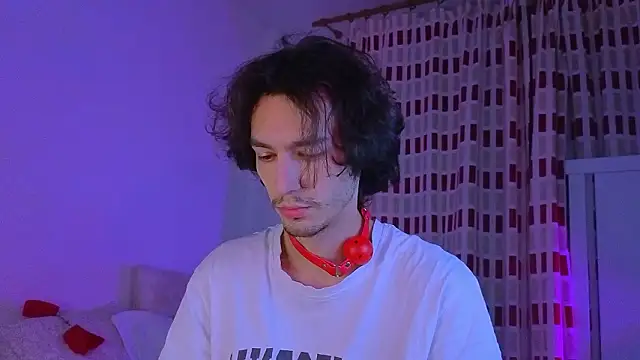 Snapshot of crybae chatting on March 19, 12:47 am crybae online show from March 19, 12:47 am