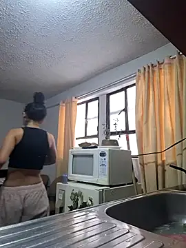 keylatiff online show from April 21, 7:50 pm