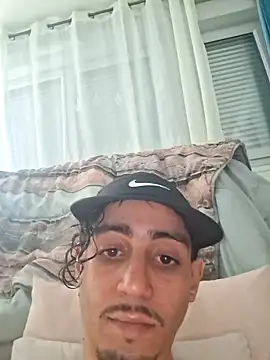 Snapshot of JestingSense chatting on March 25, 3:18 pm JestingSense online show from March 25, 3:18 pm