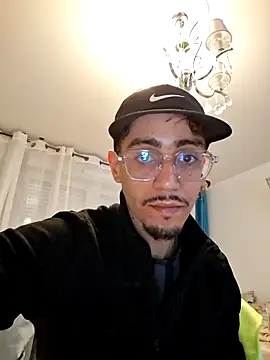 Snapshot of JestingSense chatting on March 26, 8:36 pm JestingSense online show from March 26, 8:36 pm