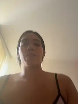 Snapshot of MikaelaFlgg chatting on March 28, 3:33 pm MikaelaFlgg online show from March 28, 3:33 pm