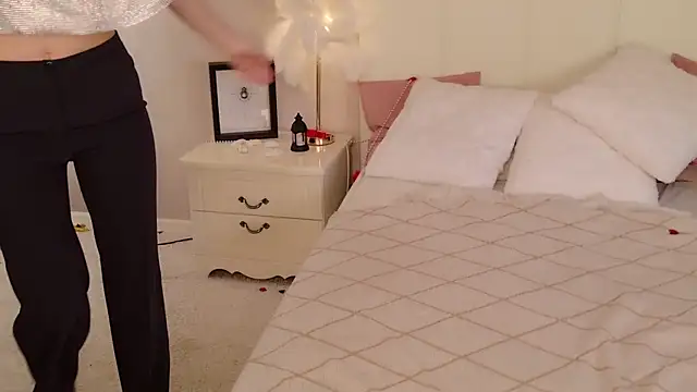 Snapshot of Lunaa_Babygirl chatting on April 2, 2:15 pm Lunaa Babygirl online show from April 2, 2:15 pm