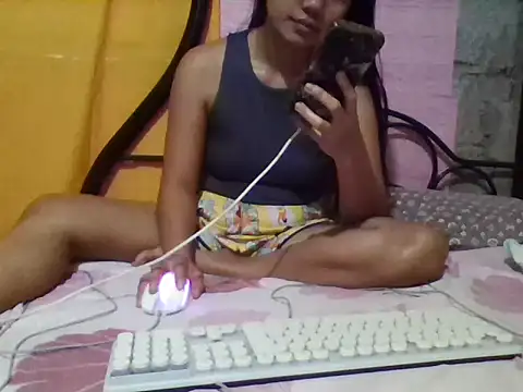 Snapshot of NaughtyAsianGirl4u chatting on March 19, 10:58 pm NaughtyAsianGirl4u online show from March 19, 10:58 pm