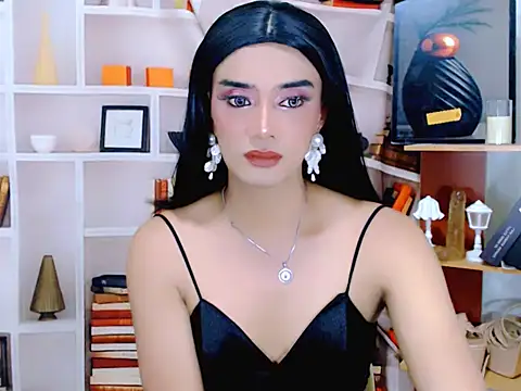 Snapshot of Queeny_Cassandra chatting on May 19, 6:09 am Queeny Cassandra online show from May 19, 6:09 am