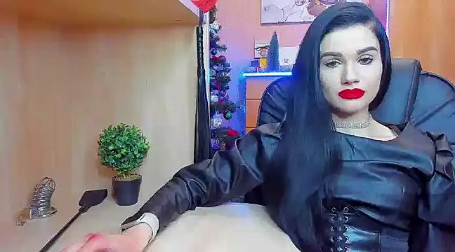 Snapshot of KristiTopxx chatting on December 14, 9:24 pm KristiTopxx online show from December 14, 9:24 pm