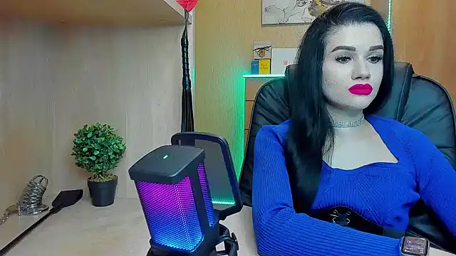 Snapshot of KristiTopxx chatting on January 28, 6:17 pm KristiTopxx online show from January 28, 6:17 pm