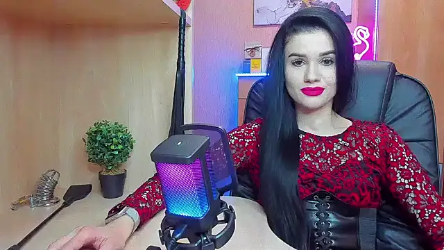 Snapshot of KristiTopxx chatting on February 8, 8:42 pm KristiTopxx online show from February 8, 8:42 pm