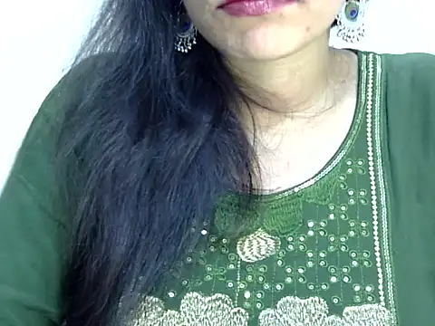 Snapshot of Neha_Sharma2 chatting on April 17, 10:40 am Neha Sharma2 online show from April 17, 10:40 am