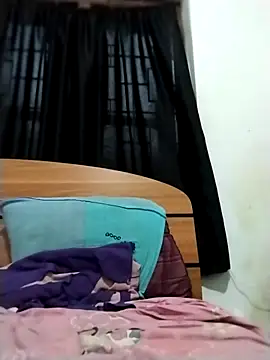 Snapshot of madhu2002sl chatting on February 26, 12:37 pm madhu2002sl online show from February 26, 12:37 pm