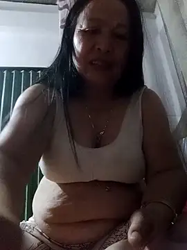 Snapshot of heesuu11 chatting on March 1, 10:12 pm heesuu11 online show from March 1, 10:12 pm