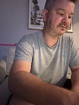 Snapshot of chubbylittlesecret chatting on March 19, 12:20 pm chubbylittlesecret online show from March 19, 12:20 pm