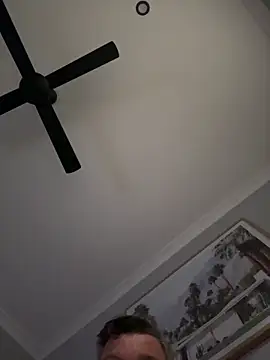 Snapshot of chubbylittlesecret chatting on March 24, 12:10 pm chubbylittlesecret online show from March 24, 12:10 pm