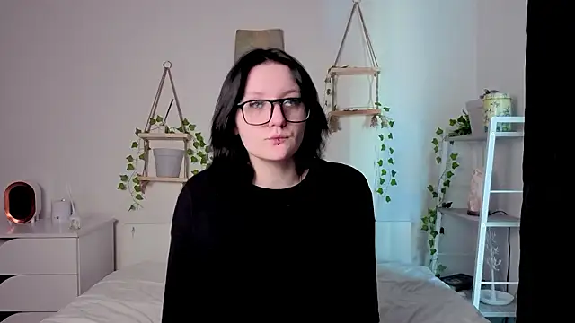 Yuki Shiro online show from March 11, 8:09 am