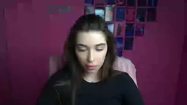 Snapshot of NikaMystic chatting on April 15, 5:47 am NikaMystic online show from April 15, 5:47 am