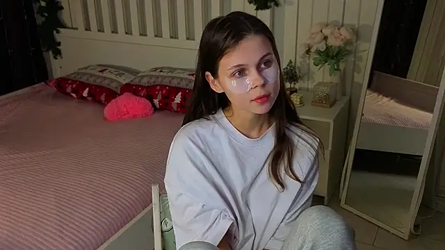 Snapshot of EarthaLevra chatting on March 20, 6:13 pm EarthaLevra online show from March 20, 6:13 pm