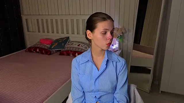 Snapshot of EarthaLevra chatting on March 26, 8:03 pm EarthaLevra online show from March 26, 8:03 pm