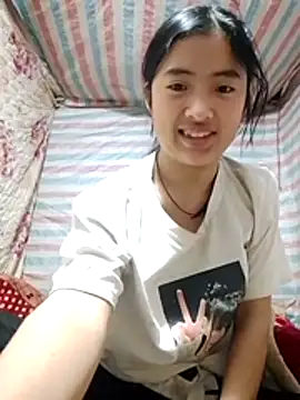 Snapshot of Lala-labu chatting on March 16, 1:55 am Lala-labu online show from March 16, 1:55 am