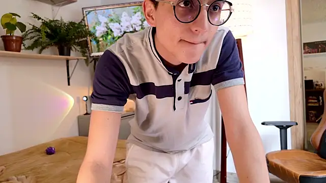 Snapshot of Sr_evann chatting on April 1, 1:41 pm Sr evann online show from April 1, 1:41 pm