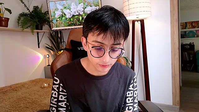 Snapshot of Sr_evann chatting on April 11, 1:48 pm Sr evann online show from April 11, 1:48 pm