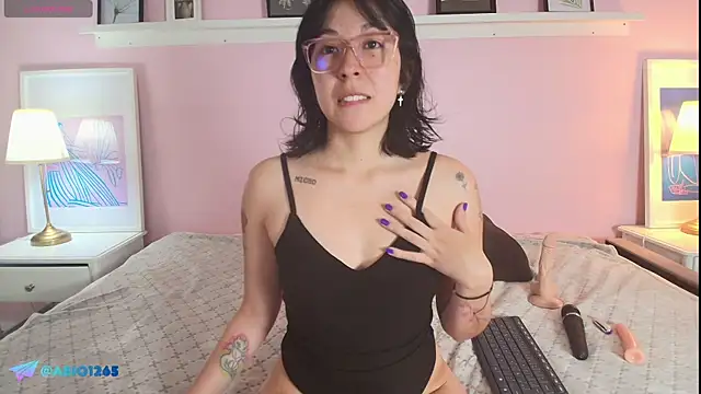 Abigailladyy online show from June 9, 11:33 am
